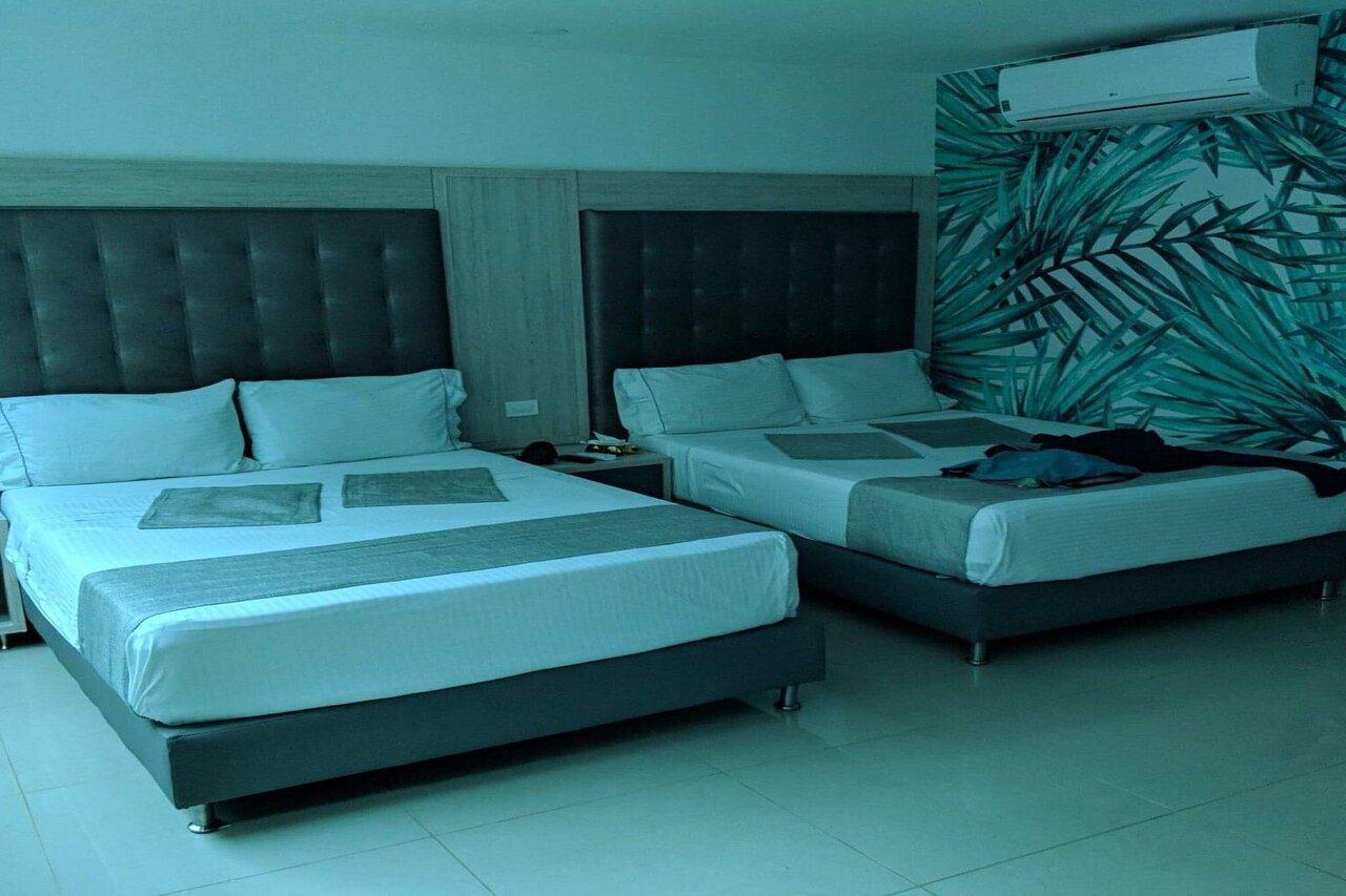 מדיין Hotel Lleras Express מראה חיצוני תמונה