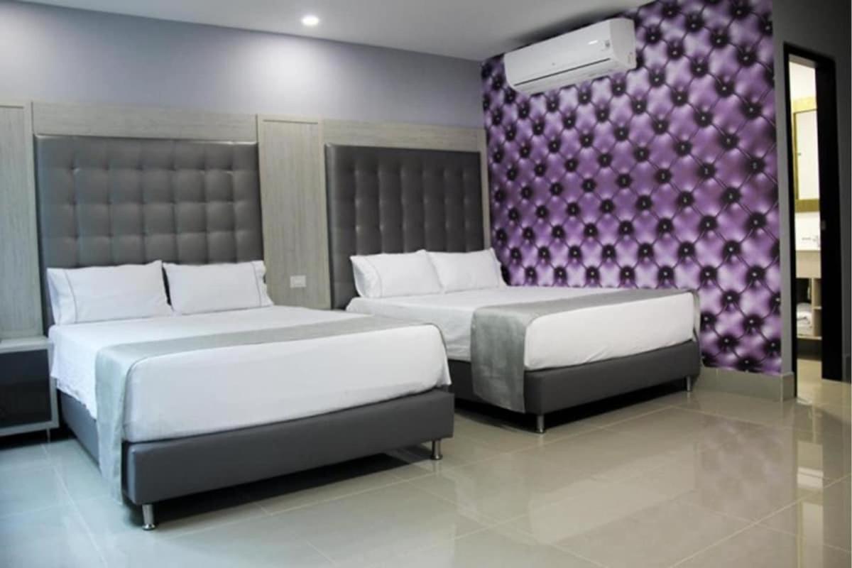מדיין Hotel Lleras Express מראה חיצוני תמונה
