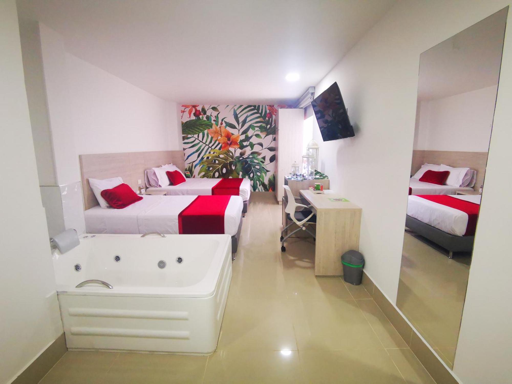 מדיין Hotel Lleras Express מראה חיצוני תמונה