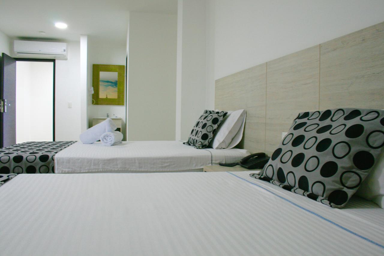 מדיין Hotel Lleras Express מראה חיצוני תמונה