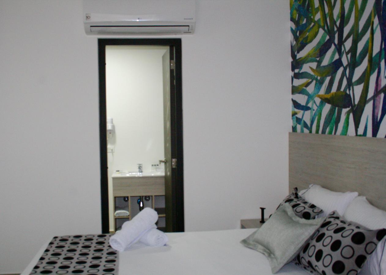 מדיין Hotel Lleras Express מראה חיצוני תמונה
