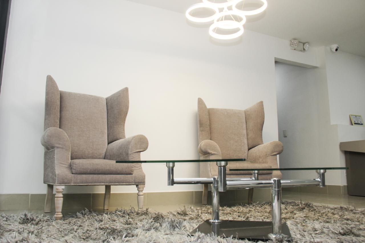 מדיין Hotel Lleras Express מראה חיצוני תמונה