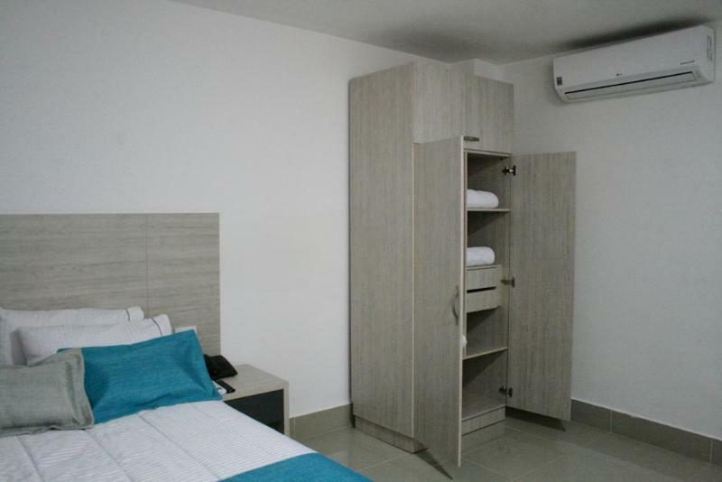 מדיין Hotel Lleras Express מראה חיצוני תמונה